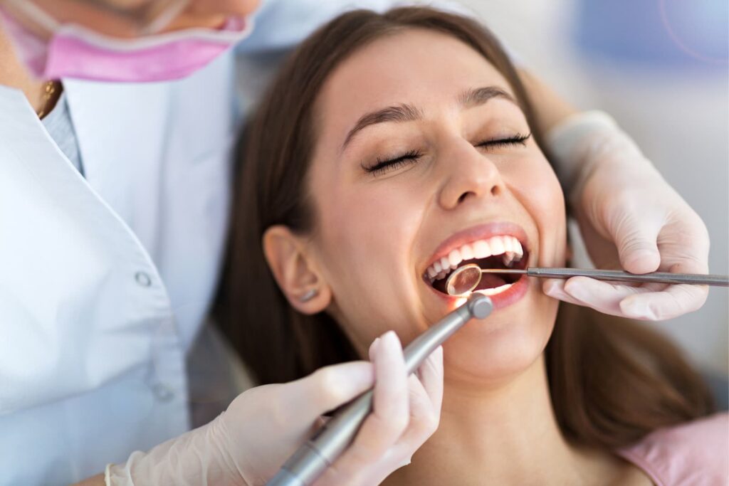 Dentista Clinco Geral RF Odontologia Especilaizada